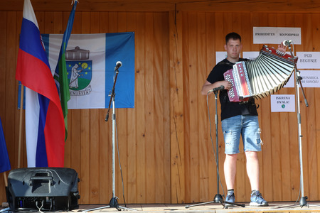 Kulturna prireditev Na lepi Menišiji 54 Foto Ljubo Vukelič